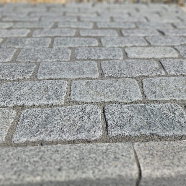Tumbled Granite Cobbles - Image 3